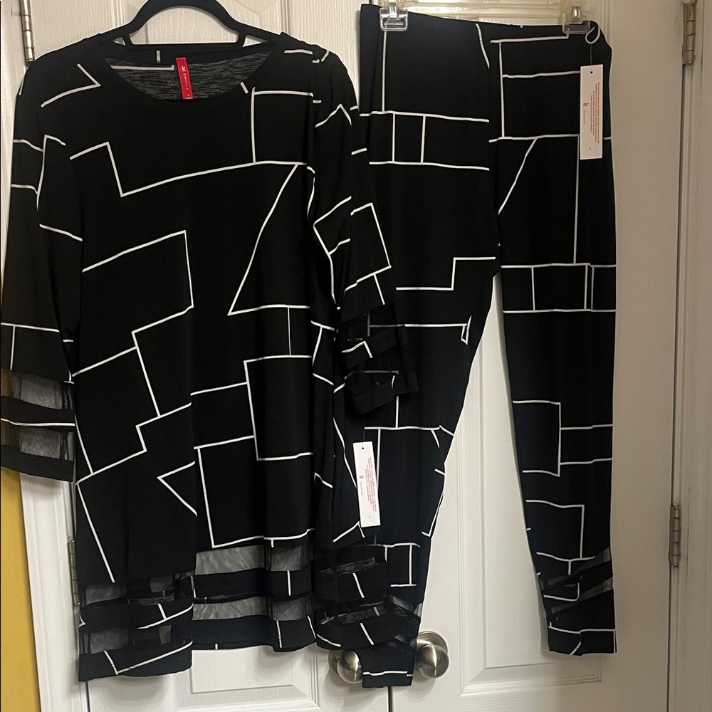Black and White Geometric Women's Pants & Top Set